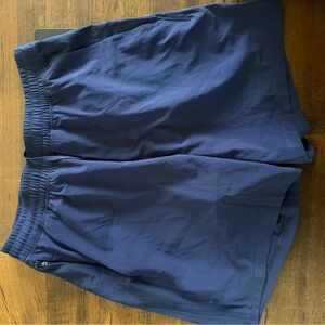 NWT Lululemon Men’s Pacebreaker Short 7” LL Small